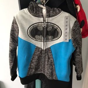 NWT Boys Batman hoodie with detachable cape